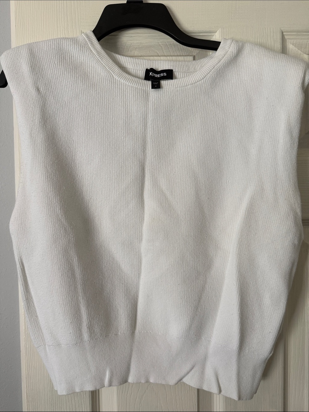 Beautiful tank. Has shoulder pads. Received a lot of compliments!